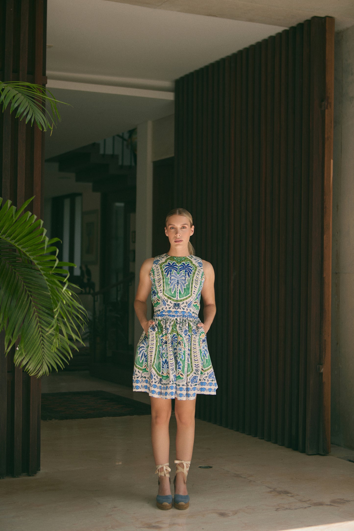 VESTIDO CORTO