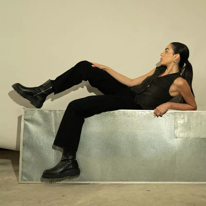 JEANS BLACK CRISS CROSS